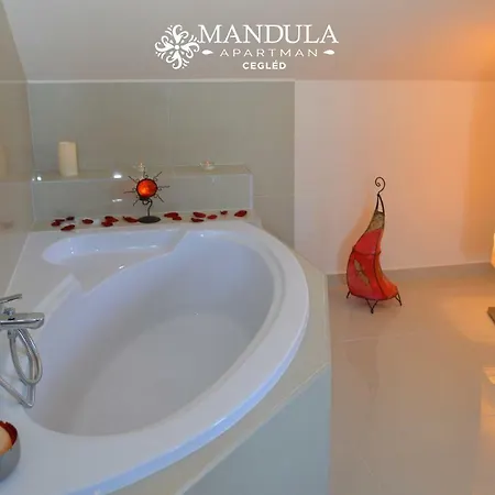 Mandula * Cegléd
