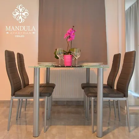 Mandula * Cegléd