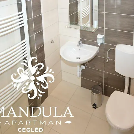 Mandula * Cegléd