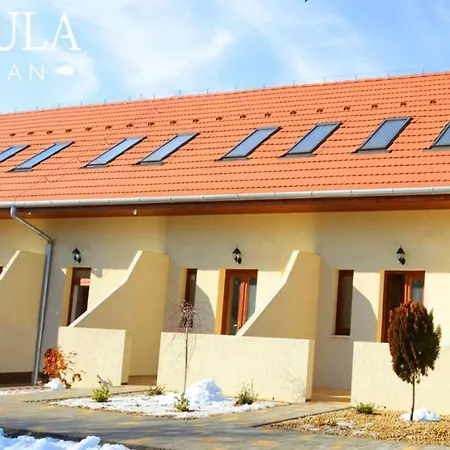 Mandula * Cegléd
